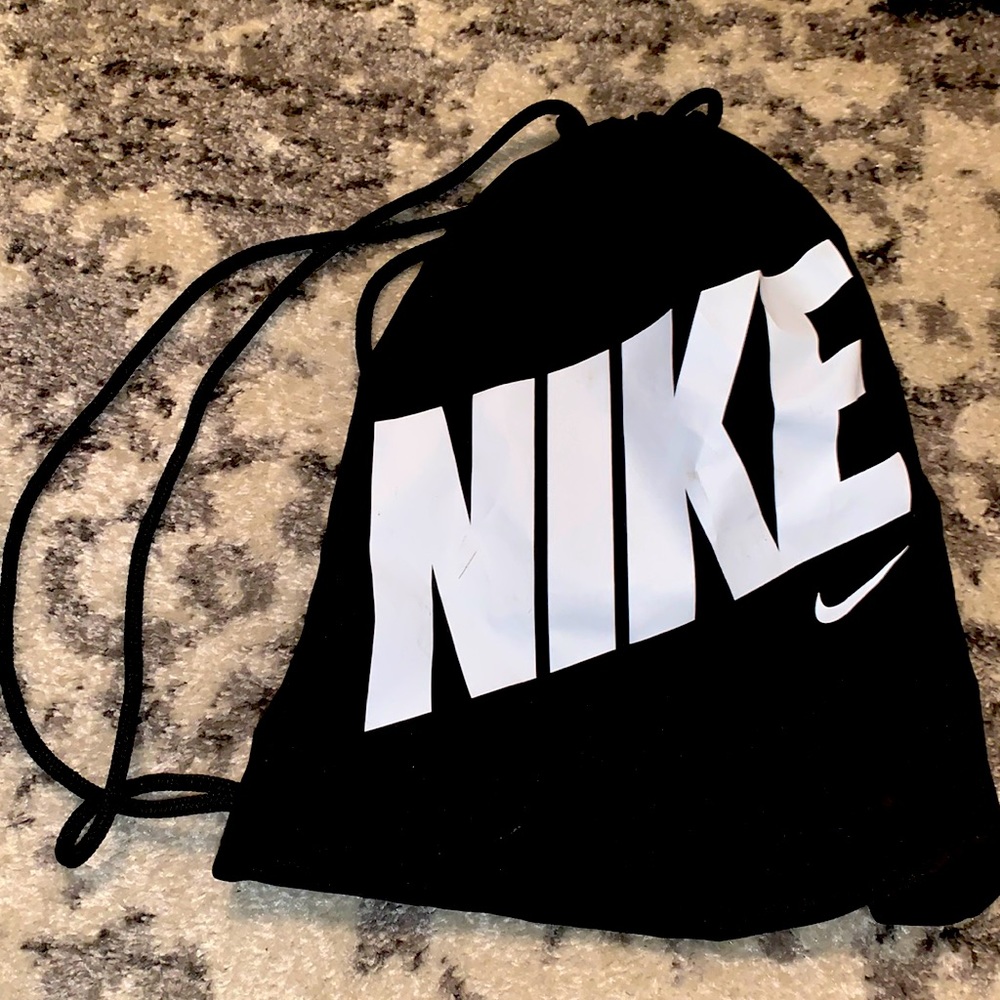 NIKE DRAWSTRING BAG